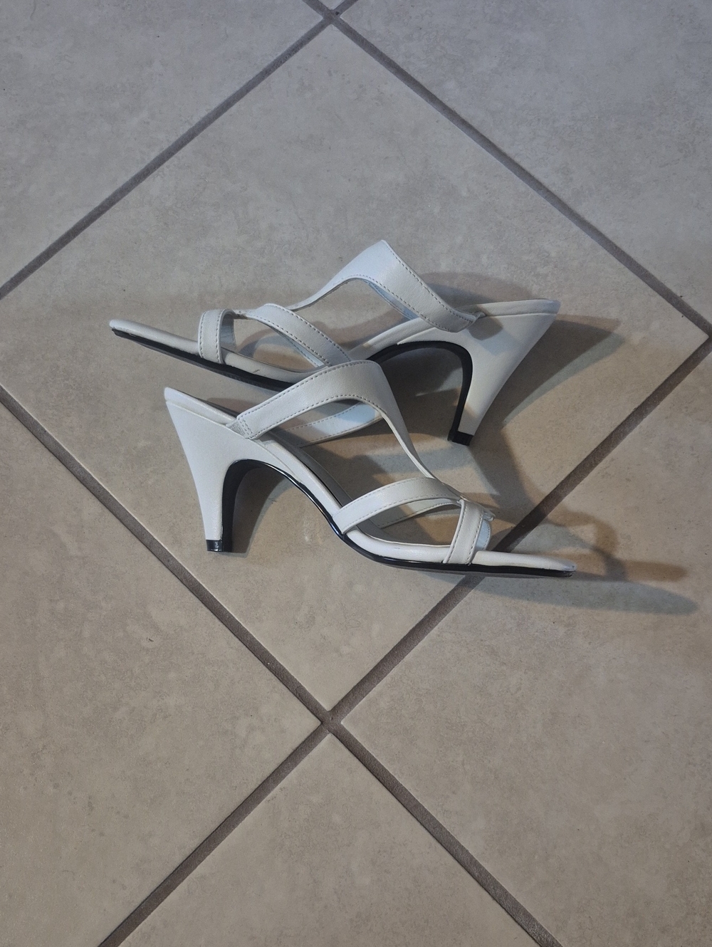 Kelly & Katie White Strappy Mid-Heel Sandals
